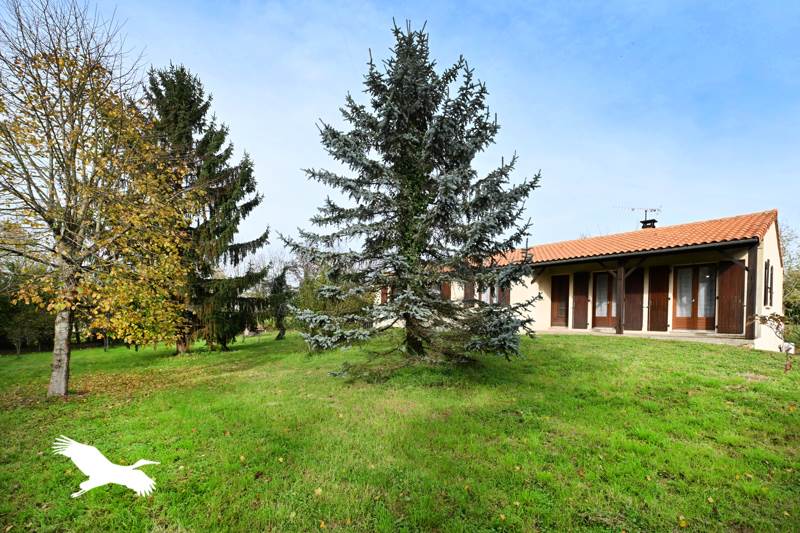 Vente Maison BIOUSSAC - 6 pièces -110 m² - (16700)