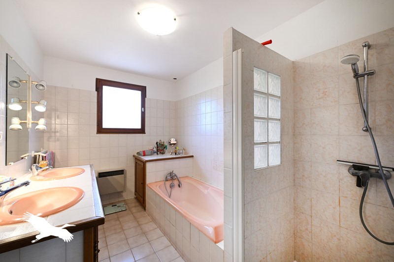 Vente Maison BIOUSSAC - 6 pièces -110 m² - (16700)