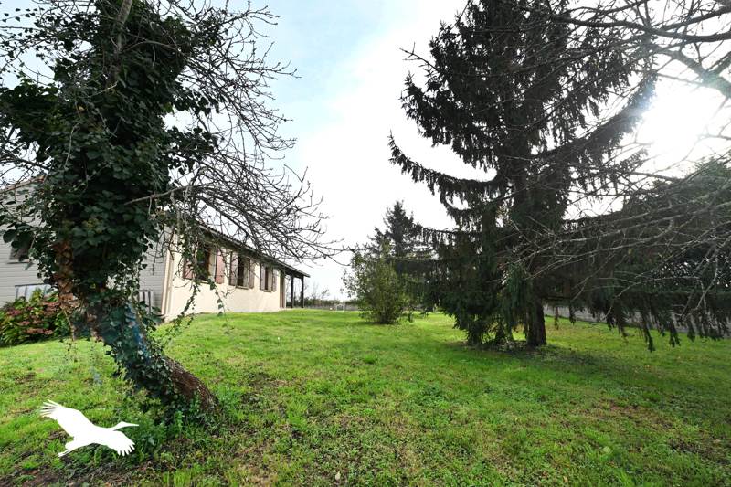 Vente Maison BIOUSSAC - 6 pièces -110 m² - (16700)