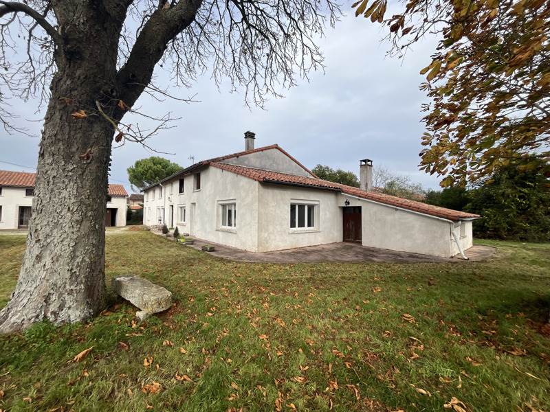 Vente Maison LA FAYE - 6 pièces -340 m² - (16700)