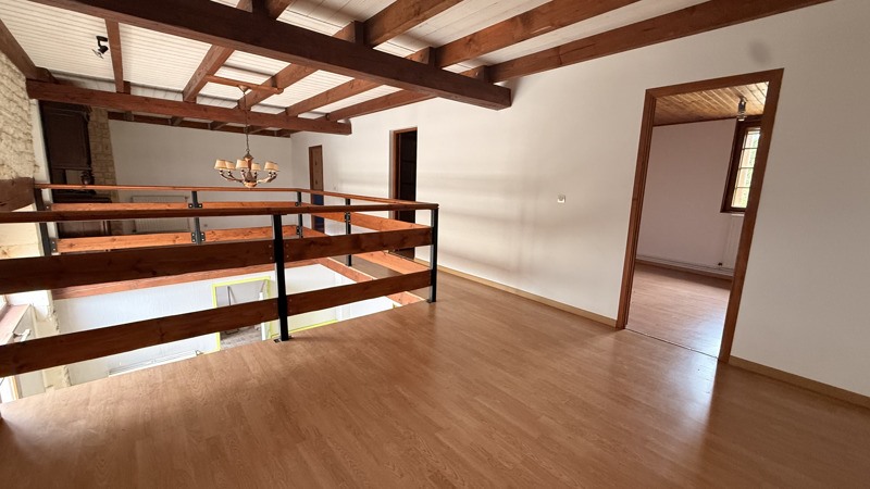 Vente Maison COURCOME - 7 pièces -180 m² - (16240)