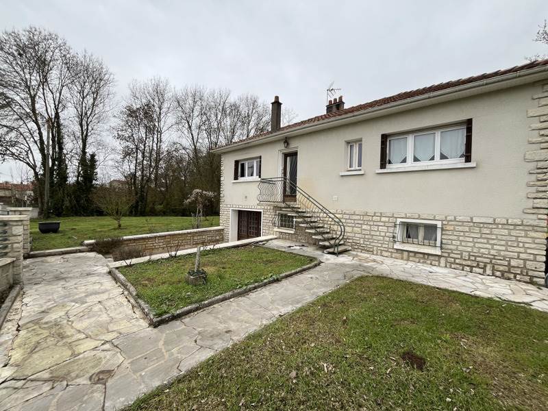 Vente Maison JUILLE - 5 pièces -126 m² - (16230)