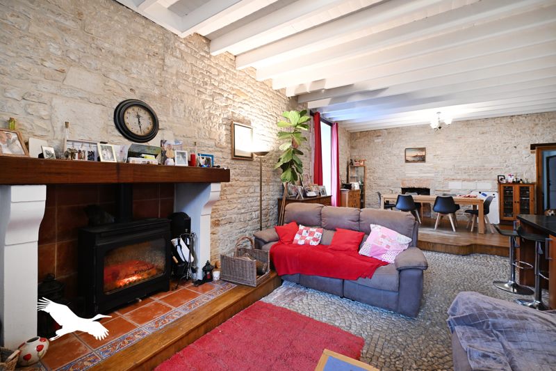 Vente Maison ST FRAIGNE - 11 pièces -290 m² - (16140)