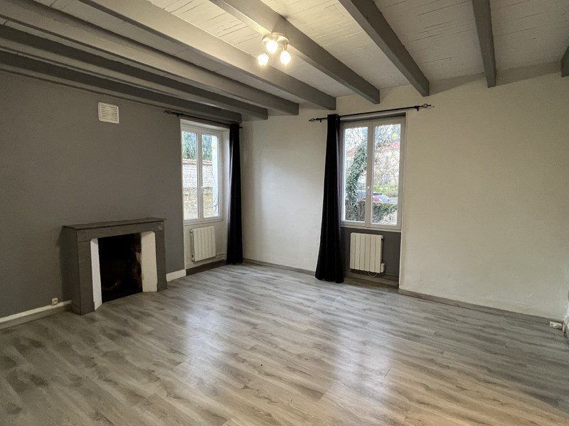 Vente Maison LONNES - 4 pièces -150 m² - (16230)