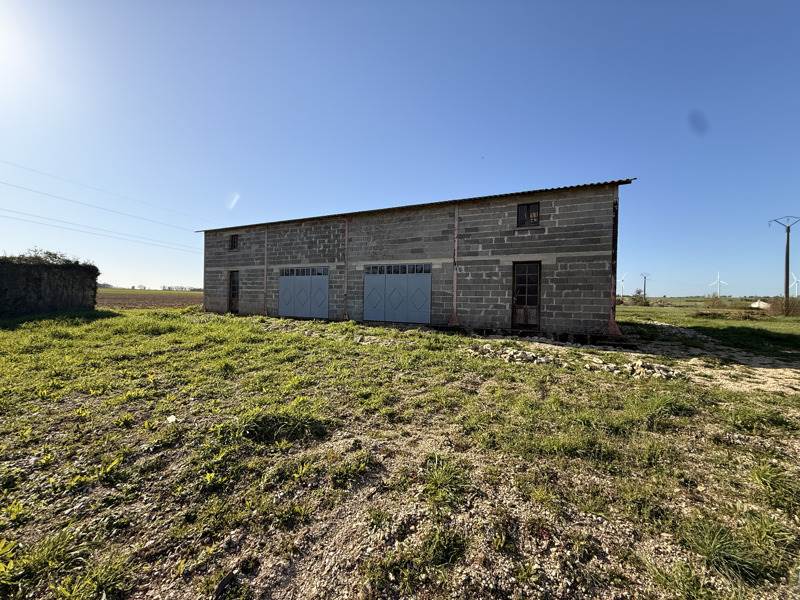 Vente Maison VERVANT - 2 pièces -290 m² - (16330)