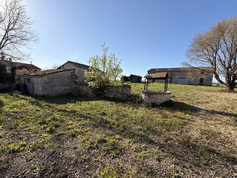 Vente Maison VERVANT - 2 pièces -290 m² - (16330)