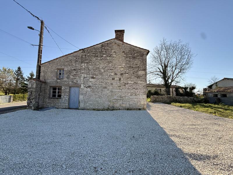 Vente Maison VERVANT - 2 pièces -290 m² - (16330)