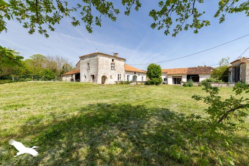 Vente Maison FONTENILLE - 8 pièces -295 m² - (16230)