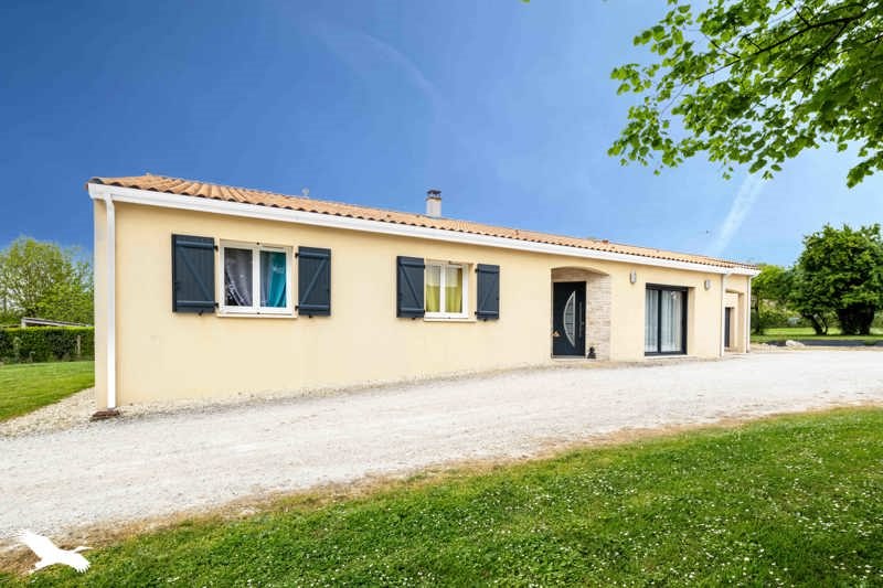 Vente Maison RUFFEC - 5 pièces -131 m² - (16700)