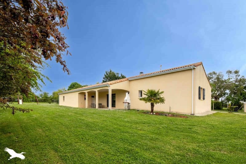 Vente Maison RUFFEC - 5 pièces -131 m² - (16700)