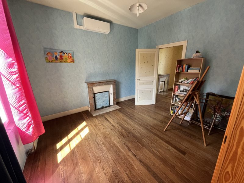 Vente Maison VERTEUIL SUR CHARENTE - 9 pièces -245 m² - (16510)