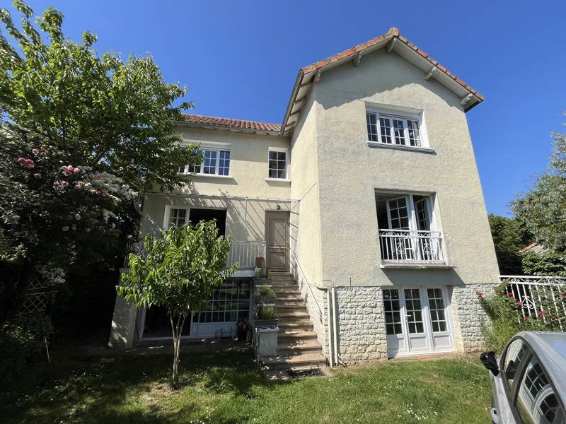 Maison 5 pièces 106 m² · aux Adjots · 106 m² · 153 700 €