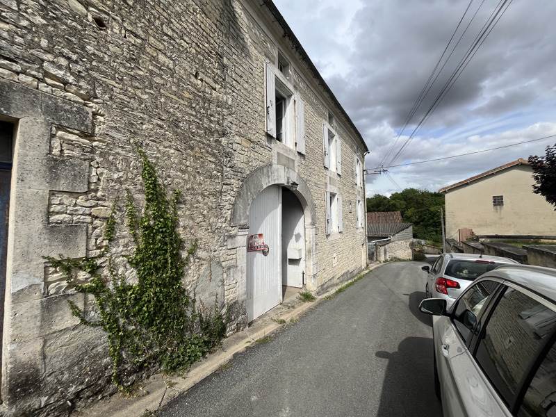 Vente Maison COULONGES - 4 pièces -122 m² - (16330)