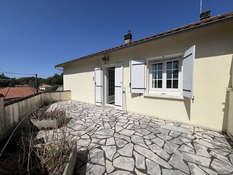 Vente Maison RUFFEC - 4 pièces -64 m² - (16700)