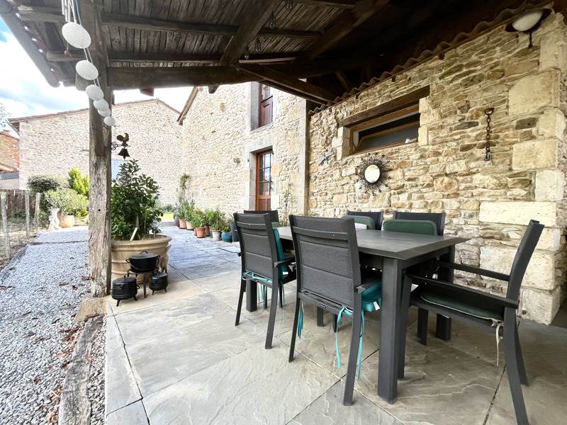 Vente Maison Nanteuil-en-Vallée - 4 pièces -125 m² - (16700)
