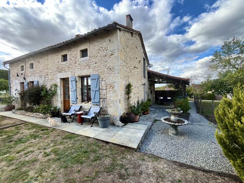 Vente Maison Nanteuil-en-Vallée - 4 pièces -125 m² - (16700)