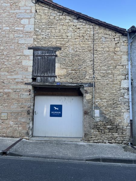 Vente Parking Ruffec - -  40 m² - (16700)