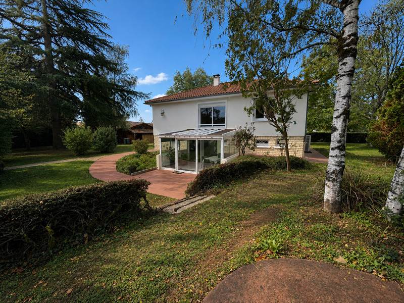 Vente Maison Montjean - 7 pièces -169 m² - (16240)