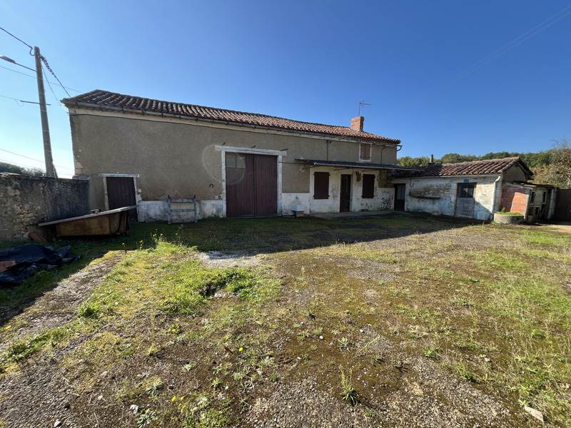 Vente Maison LA ROCHEFOUCAULD EN ANGOUMOIS - 4 pièces -45 m² - (16110)