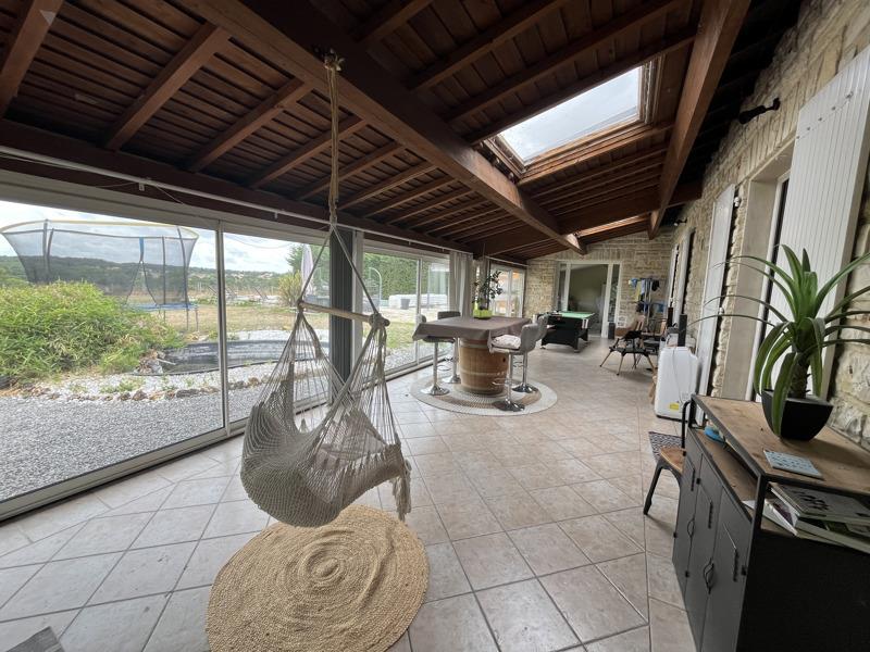 Vente Maison RIVIERES - 8 pièces -222 m² - (16110)