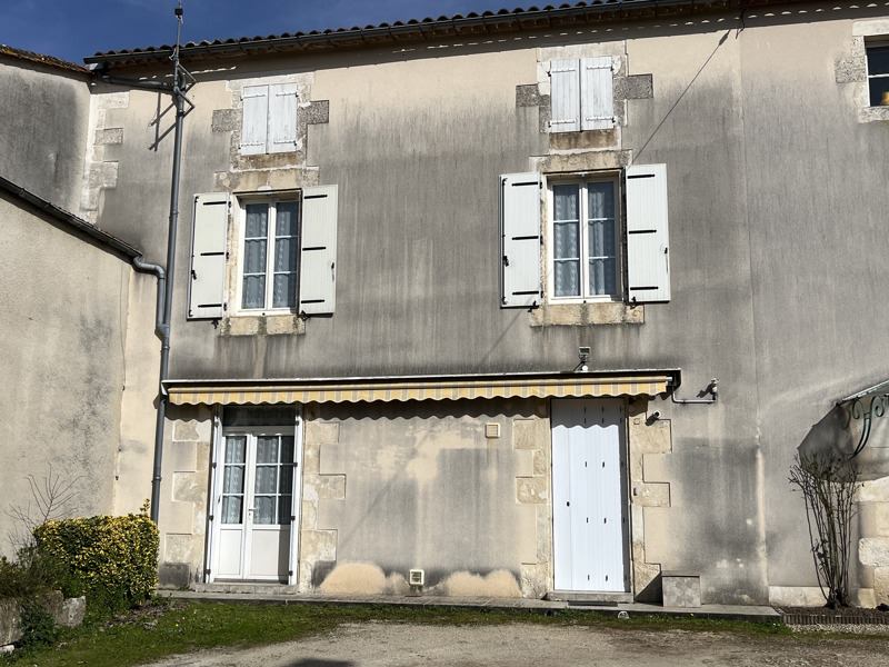 Vente Maison LA ROCHEFOUCAULD EN ANGOUMOIS - 4 pièces -88 m² - (16110)