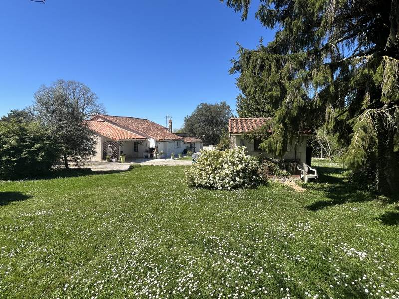 Vente Maison LES PINS - 4 pièces -118 m² - (16260)
