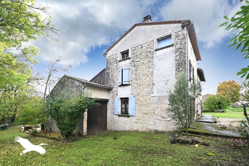 Vente Maison VAL DE BONNIEURE - 7 pièces -198 m² - (16230)