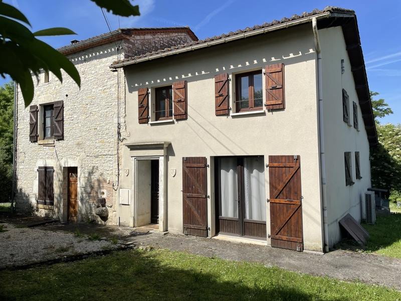 Vente Maison VAL DE BONNIEURE - 7 pièces -198 m² - (16230)