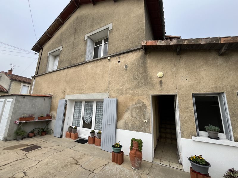 Vente Immeuble LA ROCHEFOUCAULD EN ANGOUMOIS 16110  221 m²