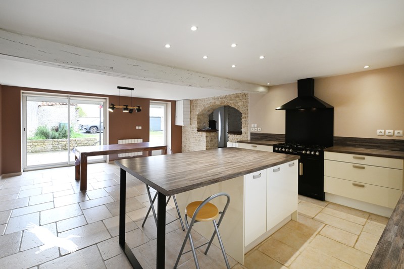 Vente Maison JAULDES - 6 pièces -226 m² - (16560)