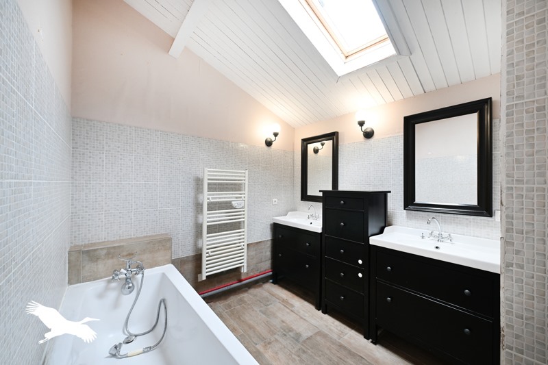 Vente Maison JAULDES - 6 pièces -226 m² - (16560)