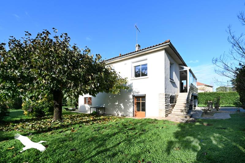 Vente Maison LA ROCHEFOUCAULD EN ANGOUMOIS - 5 pièces -127 m² - (16110)