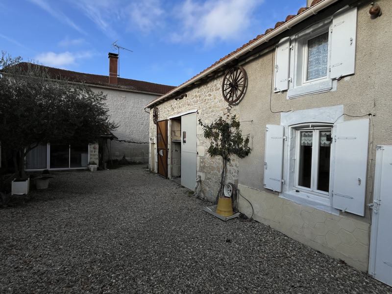 Vente Maison AGRIS - 4 pièces -84 m² - (16110)