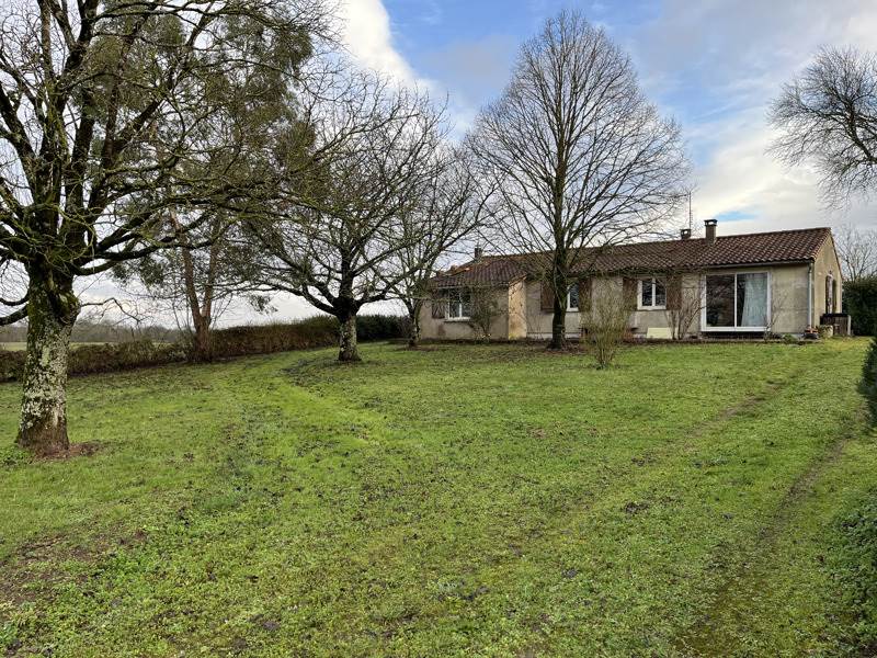 Vente Maison AGRIS - 5 pièces -104 m² - (16110)