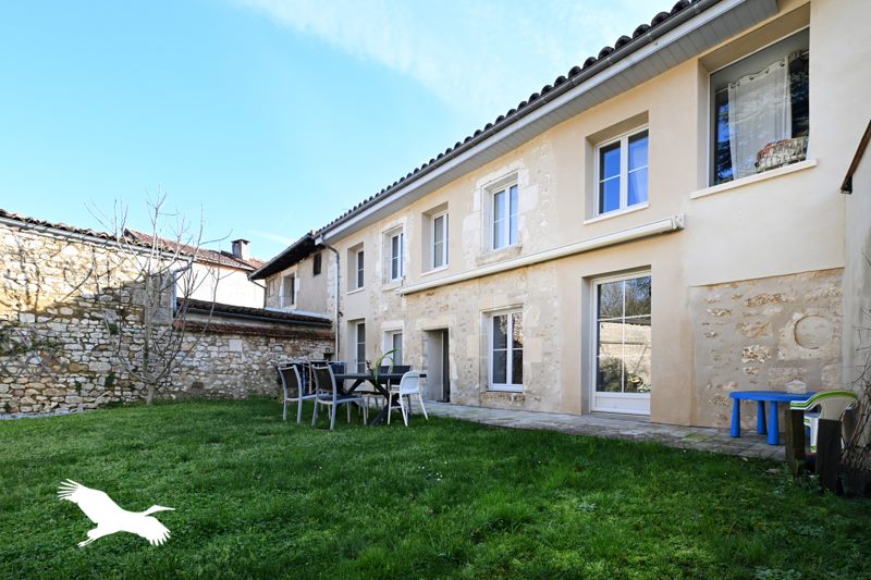 Vente Maison LA ROCHEFOUCAULD EN ANGOUMOIS - 5 pièces -140 m² - (16110)
