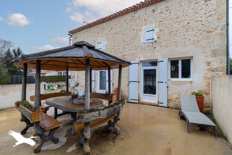 Vente Maison RIVIERES - 7 pièces -160 m² - (16110)