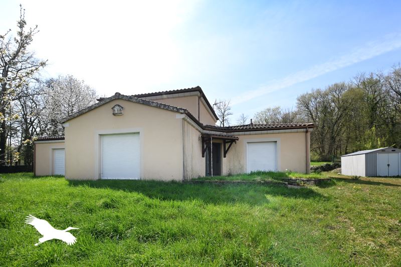 Vente Maison BUNZAC - 5 pièces -174 m² - (16110)