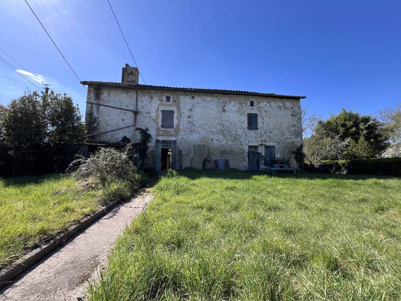 Vente Maison LA ROCHEFOUCAULD EN ANGOUMOIS - 4 pièces -148 m² - (16110)