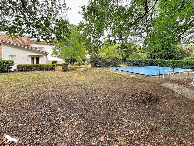 Vente Maison CHASSENEUIL SUR BONNIEURE - 6 pièces -146 m² - (16260)