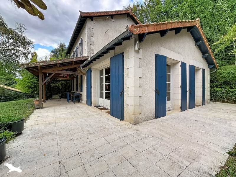 Vente Maison VITRAC ST VINCENT - 8 pièces -122 m² - (16310)
