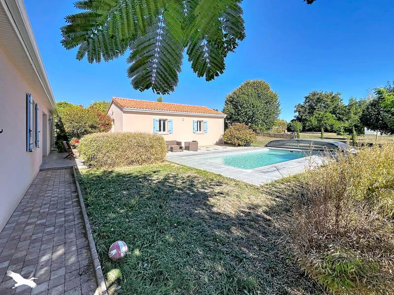 Vente Maison CHASSENEUIL SUR BONNIEURE - 5 pièces -128 m² - (16260)