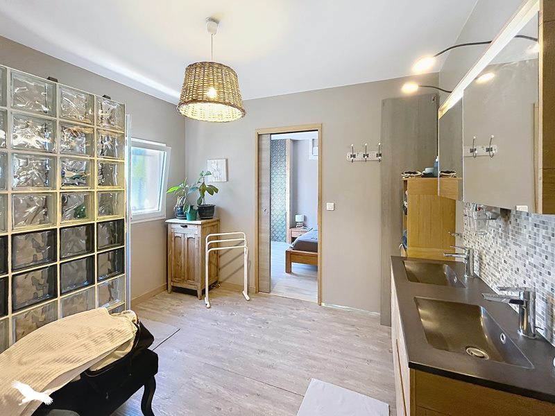 Vente Maison CHASSENEUIL SUR BONNIEURE - 5 pièces -128 m² - (16260)