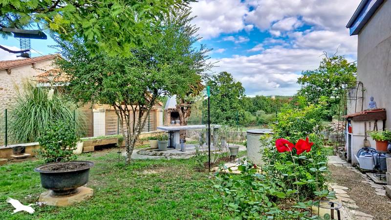 Vente Maison Chasseneuil-sur-Bonnieure - 7 pièces -108 m² - (16260)