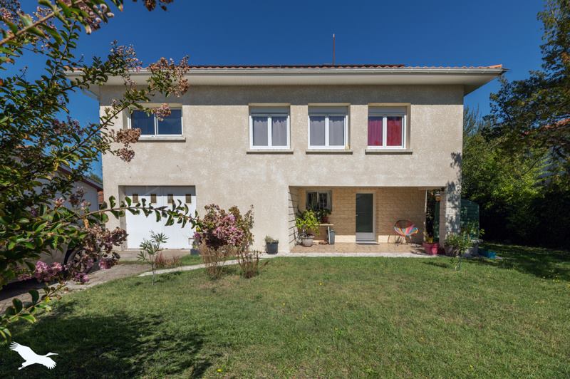 Maison 6 pièces 130 m² · à Hourtin · 130 m² · 303 688 €