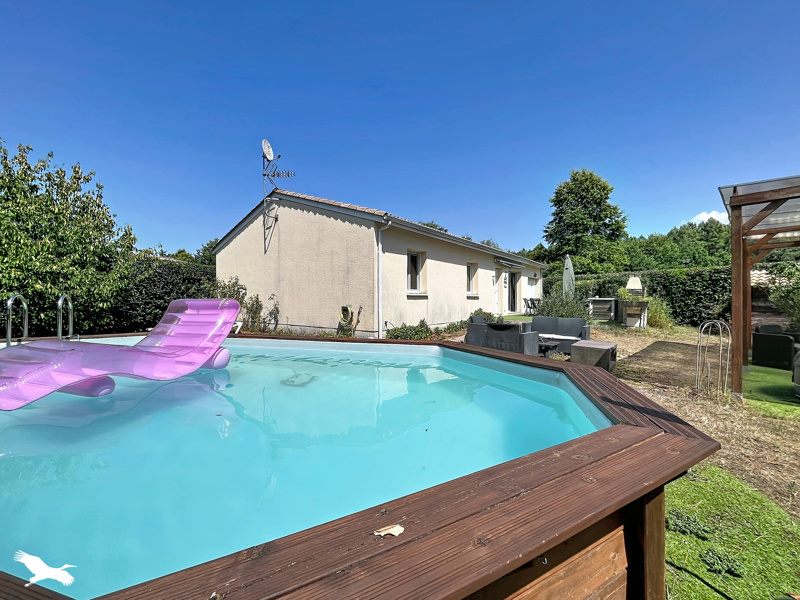 Maison 6 pièces 101 m² · à Hourtin · 101 m² · 304 000 €