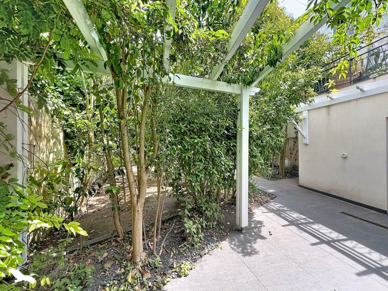 Maison 2 pièces 256 m² · à Bordeaux · 256 m² · 845 640 €