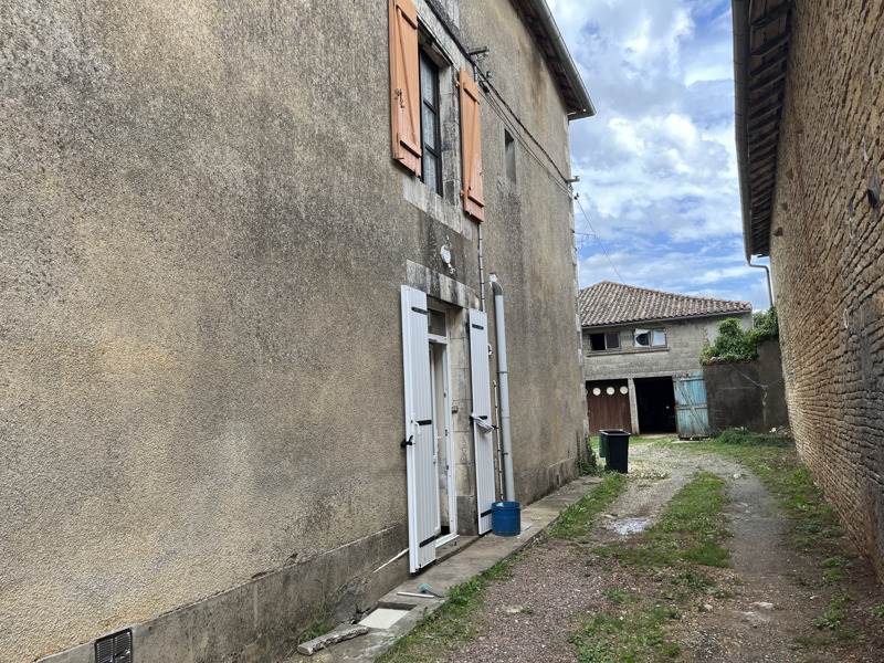 Vente Maison LEZAY - 9 pièces -213 m² - (79120)