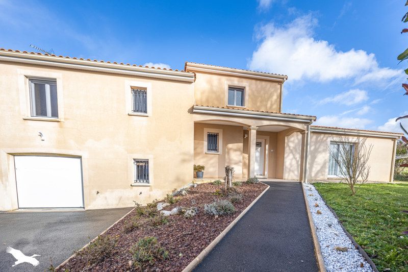 Vente Maison SAUZE VAUSSAIS - 6 pièces -155 m² - (79190)