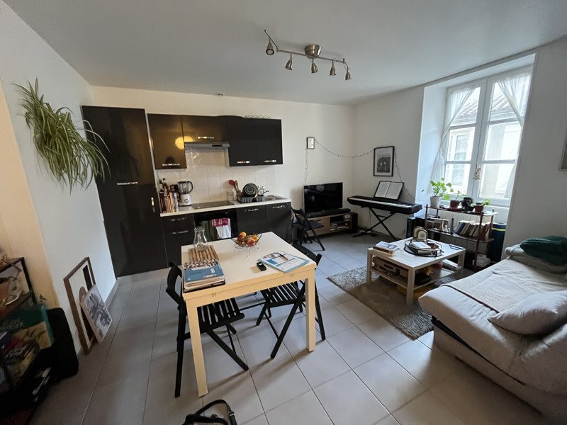 Vente Appartement MELLE - 3 pièces -73 m² - (79500)