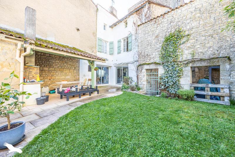Vente Maison MELLE - 7 pièces -142 m² - (79500)